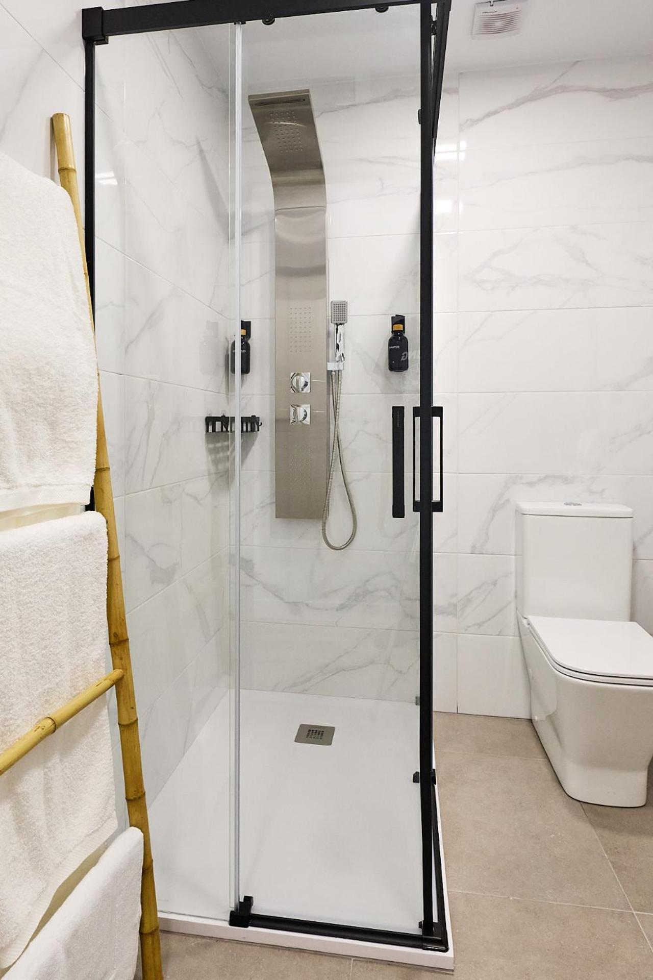 Apartamentos Plasencia Bambu Luaran gambar